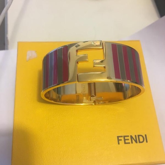 COPY - Fendi cuff bracelet medium size bangle - Picture 5 of 8